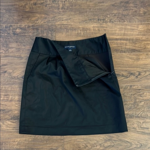 Elegant Black Skirt - Picture 4 of 8